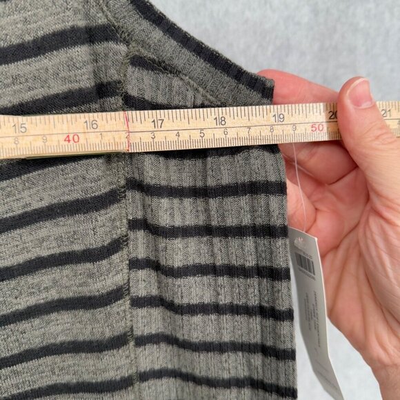 Chicos Zenergy Soft Essentials Tank Size 8/10 Olive Green Black Soft Stretch NEW - Picture 11 of 11